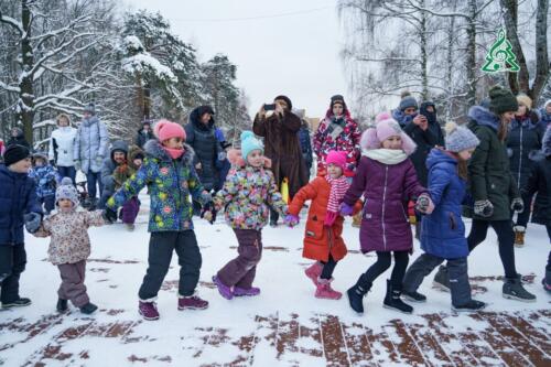 Продолжились рождественские гуляния в ПКиО «Ивановские пруды»
