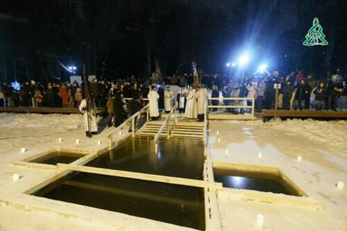 Крещенские купания состоялись в ПКиО «Ивановские пруды»