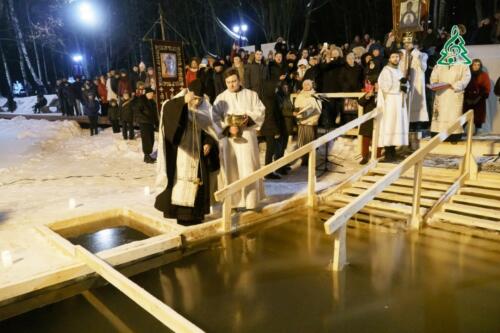 Крещенские купания состоялись в ПКиО «Ивановские пруды»
