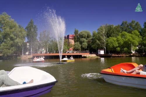 Прокат лодок и катамаранов в парке "Опалиховский пруд"