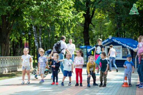 В парке культуры и отдыха «Ивановские пруды» состоялся детский забег в рамках празднования Дня защиты детей