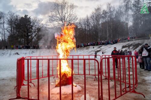 Огненное шоу и сожжение чучела Масленицы в парке культуры и отдыха «Ивановские пруды»