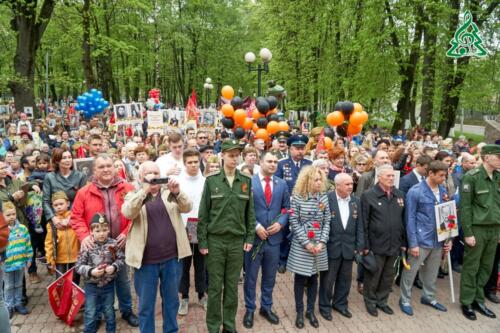 Сотрудники МАУК "Парки Красногорска" приняли участие в митинге, посвящённом Дню Победы на "Красной горке" и прошли в колонне "Бессмертного полка"