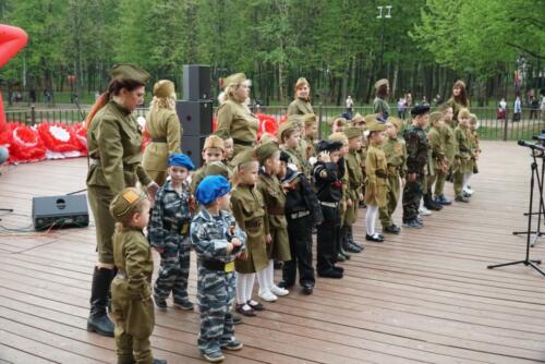 В парке культуры и отдыха «Ивановские пруды» началась праздничная программа.